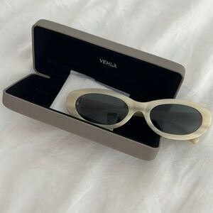 Vehla Willow Cream oval sunglasses